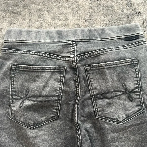 NWOT Levi’s Denizen Gray Wash High rise skinny Jeans, Jeggings size Medium - Picture 7 of 9